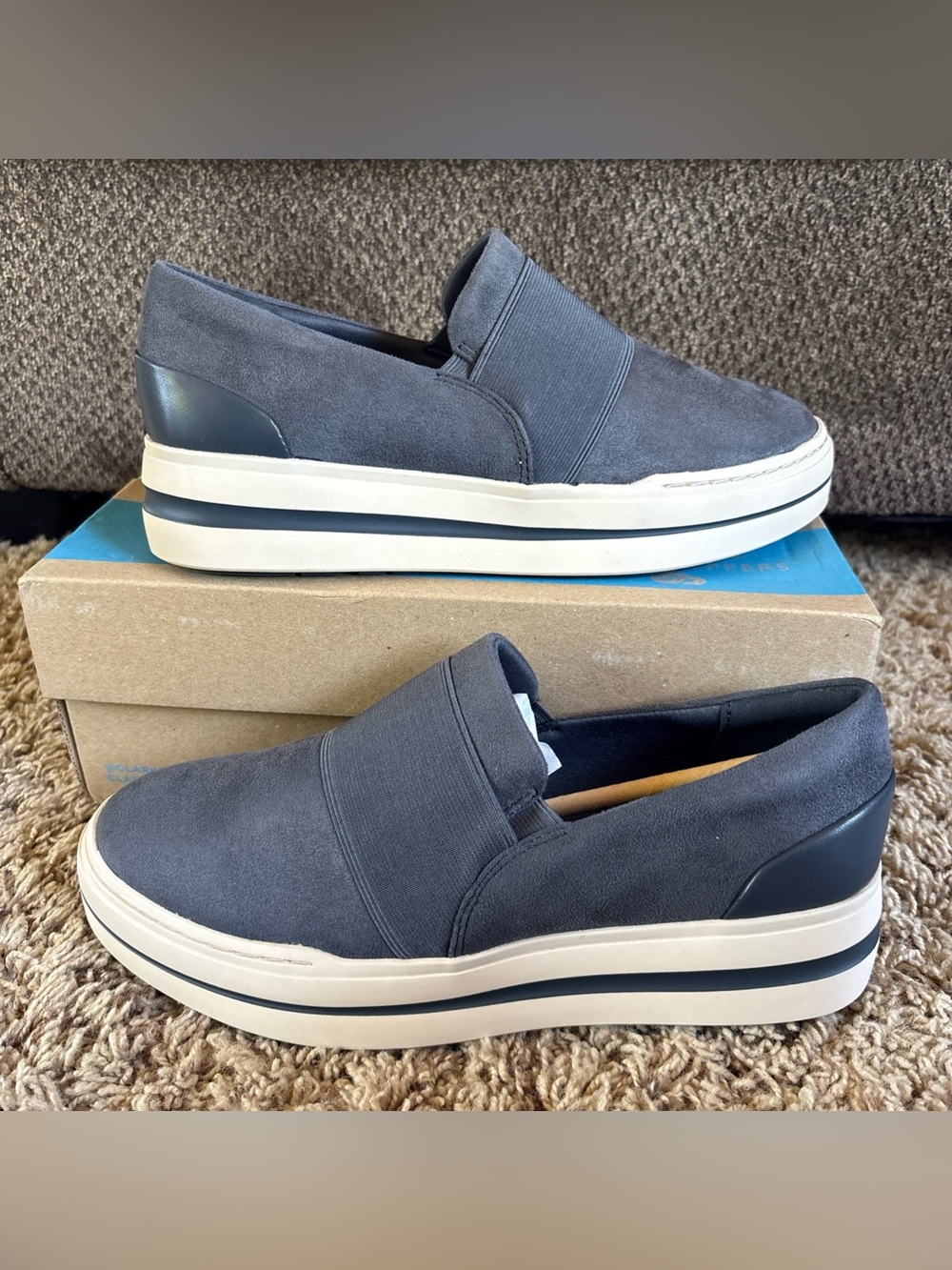 NEW Clarks Women's Audreigh Eve Slip On Sneaker Dark Blue Size 8.5